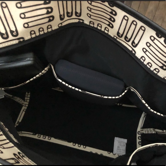 Petunia Pickle Bottom Tote - Picture 6 of 8